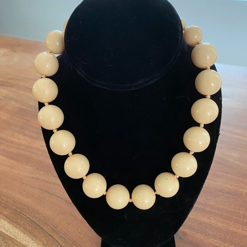 Vintage Faux Ivory/Cream Tone Bead Necklace
